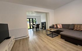 Superb Cozy House In Warrington